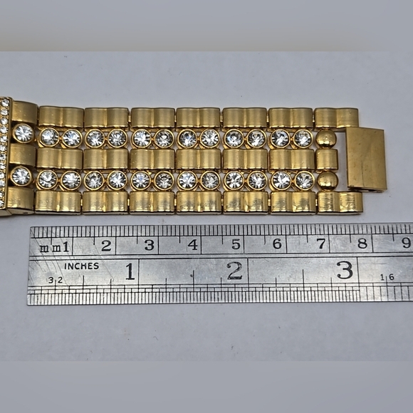 Womens Park Lane Gold Tone Watch Swarovski Crystal Bracelet New Battery Runs - Picture 7 of 9